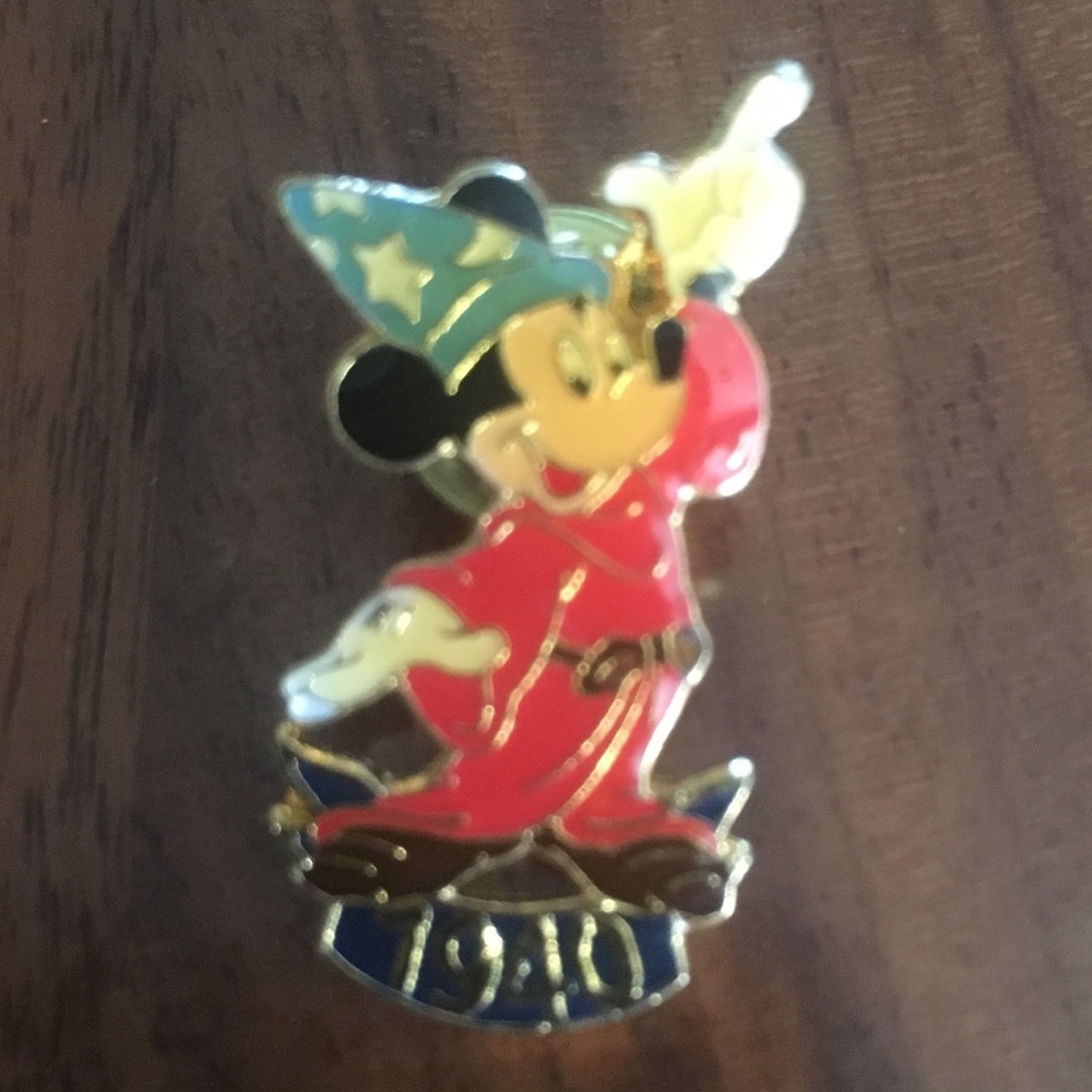 1988 Vintage Disney Collectible Pin